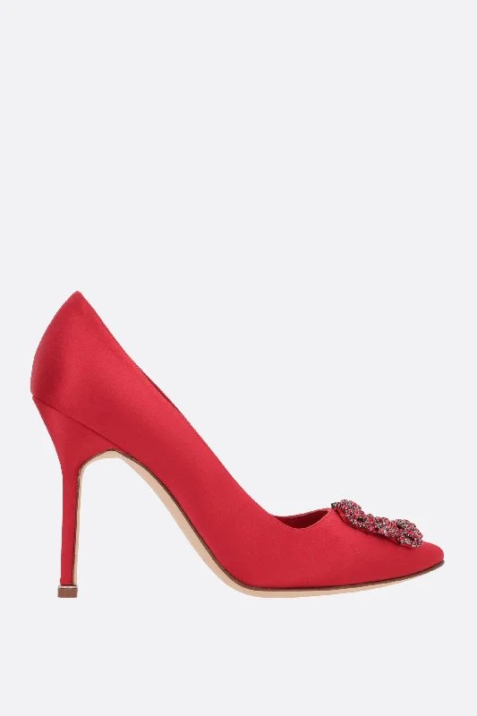 Hangisi satin pumps